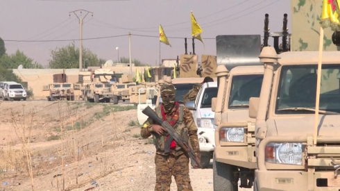 Rêveberiya Xweser temenê serbaziya neçar dike yek